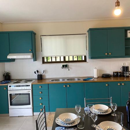 Coastal Haven Apartment Kalamata Ngoại thất bức ảnh