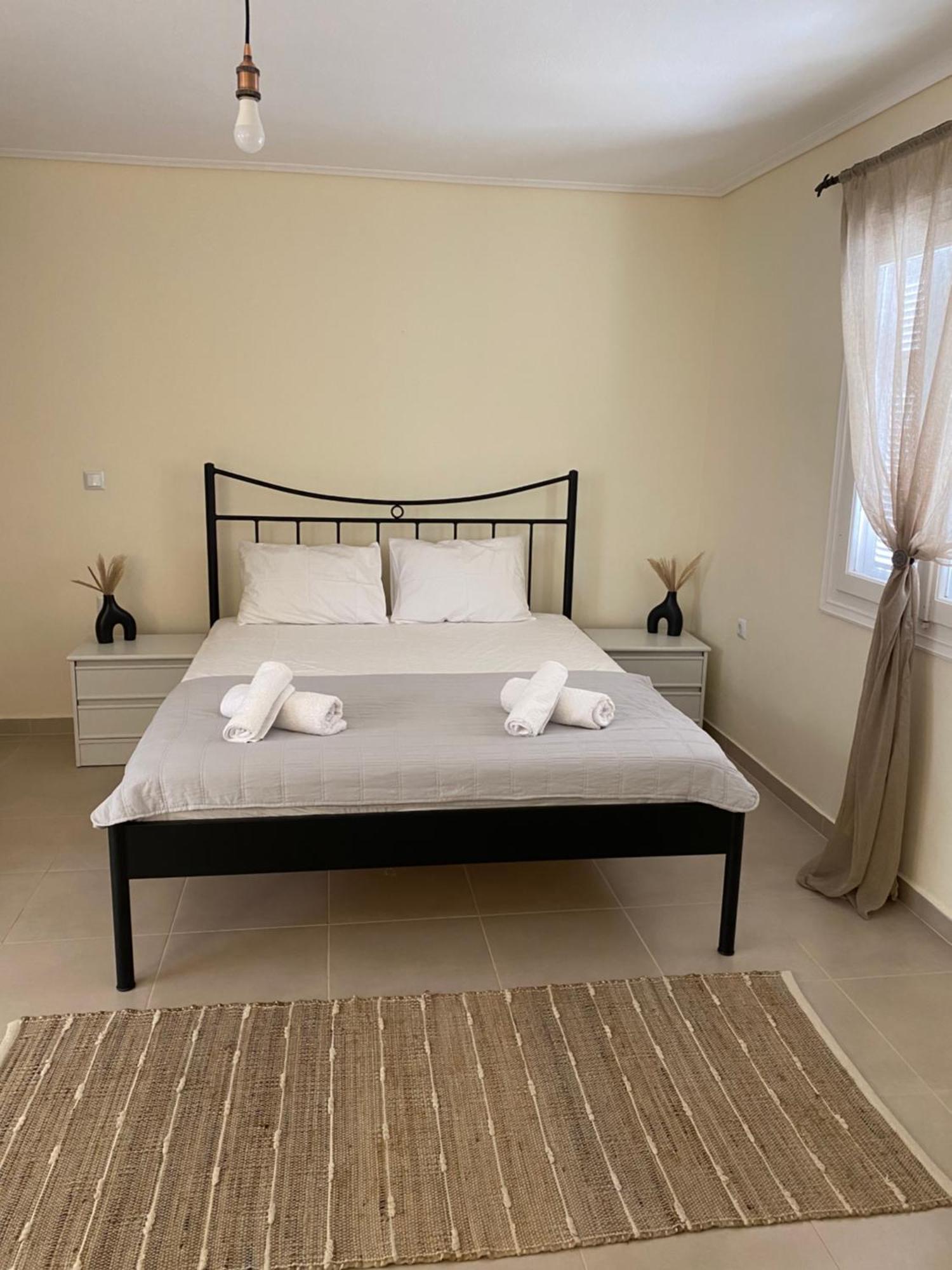 Coastal Haven Apartment Kalamata Ngoại thất bức ảnh