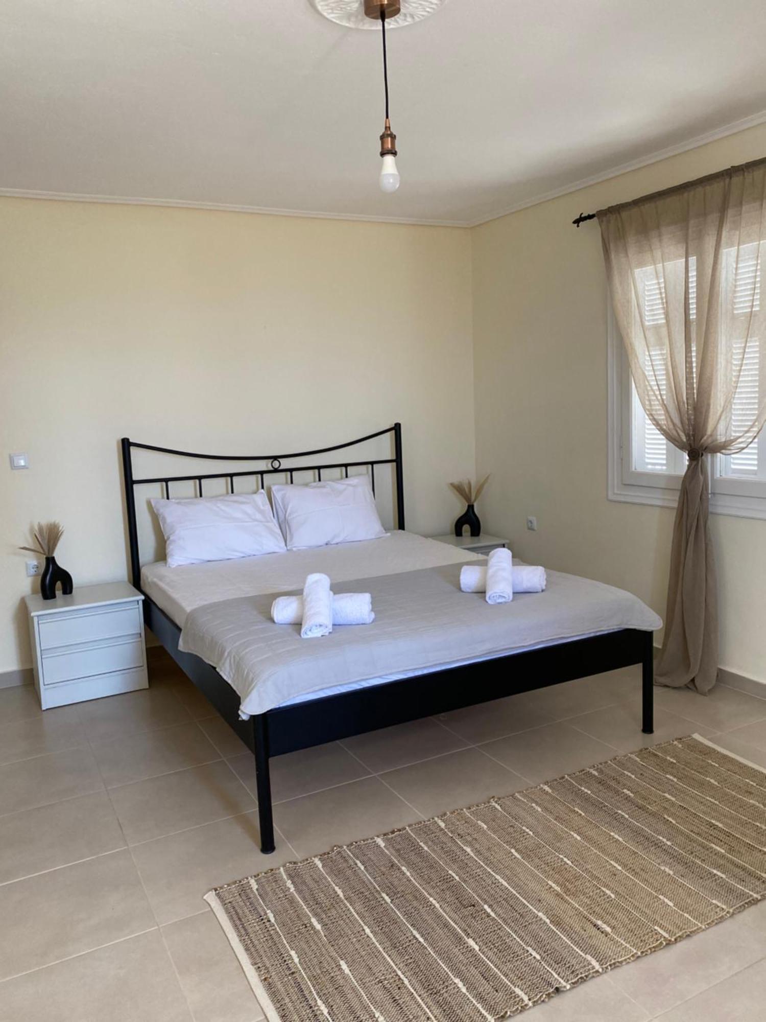 Coastal Haven Apartment Kalamata Ngoại thất bức ảnh